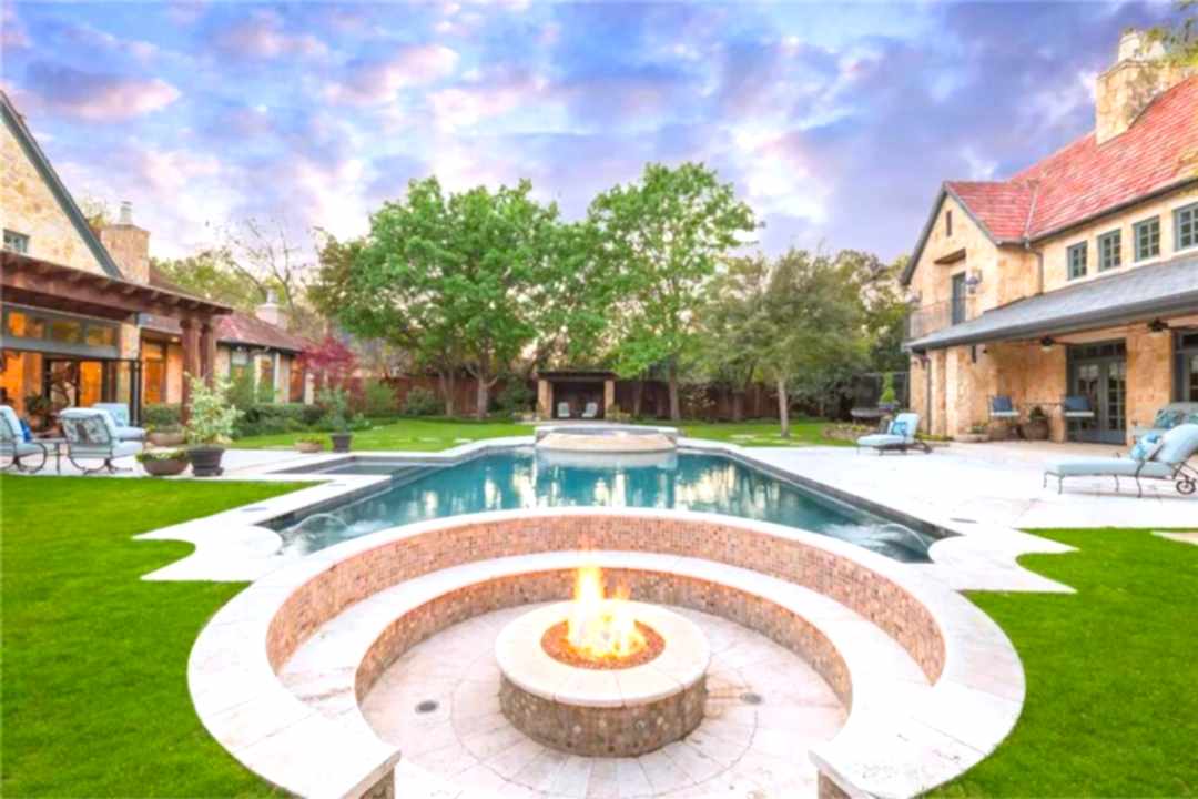 Pool Services in Frisco- New Builds, Remodels and More